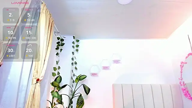 Snapshot of emily7_ chatting on 02-16-26, 06:26 emily7 online show from 02-16-26, 06:26