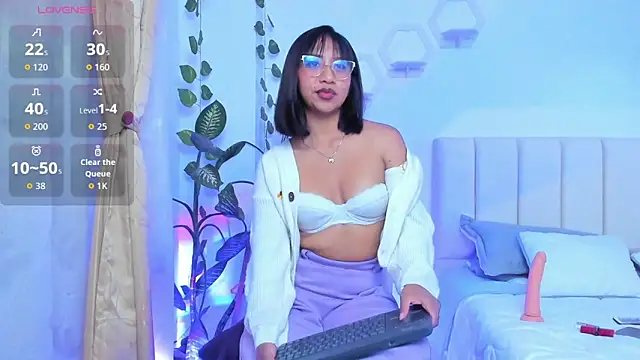 Snapshot of emily7_ chatting on 02-21-26, 08:54 emily7 online show from 02-21-26, 08:54