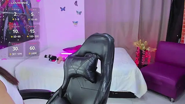 Snapshot of lune_rose chatting on 02-26-26, 01:15 lune rose online show from 02-26-26, 01:15