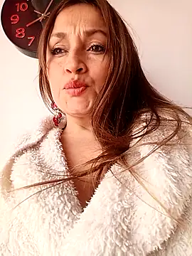 Snapshot of Alejandra_N chatting on 03-07-26, 02:14 Alejandra N online show from 03-07-26, 02:14