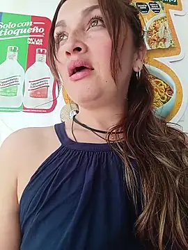Snapshot of Alejandra_N chatting on 06-12-26, 02:16 Alejandra N online show from 06-12-26, 02:16