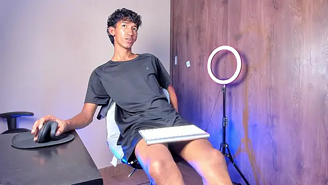 Snapshot of neitan_miller_ chatting on 02-10-26, 12:04 neitan miller online show from 02-10-26, 12:04