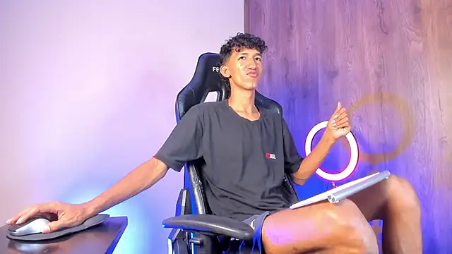 Snapshot of neitan_miller_ chatting on 02-20-26, 06:37 neitan miller online show from 02-20-26, 06:37