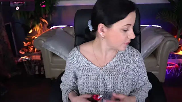 Snapshot of Dafni_Monn chatting on 04-27-26, 05:38 Dafni Monn online show from 04-27-26, 05:38