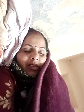 Snapshot of Hasmi_hot09 chatting on 02-05-26, 06:23 Hasmi hot09 online show from 02-05-26, 06:23