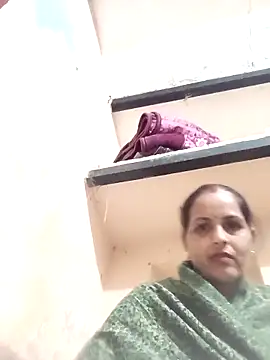 Snapshot of Hasmi_hot09 chatting on 02-07-26, 12:53 Hasmi hot09 online show from 02-07-26, 12:53