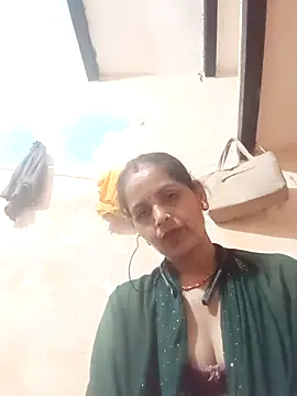 Snapshot of Hasmi_hot09 chatting on 03-09-26, 05:28 Hasmi hot09 online show from 03-09-26, 05:28