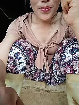 Snapshot of yu--yo chatting on 07-14-26, 10:21 yu--yo online show from 07-14-26, 10:21