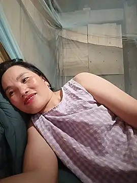 Snapshot of yu--yo chatting on 07-18-26, 02:21 yu--yo online show from 07-18-26, 02:21