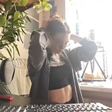 Shy Bamby online show from 02-10-26, 10:52