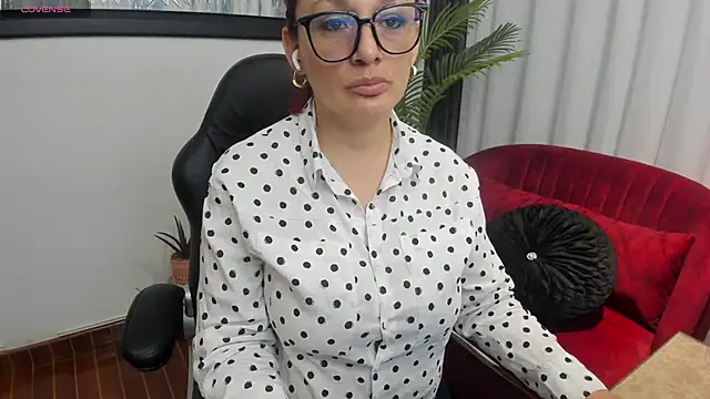 Snapshot of VictoriaPaker chatting on 05-14-26, 12:23 VictoriaPaker online show from 05-14-26, 12:23