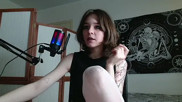 Snapshot of Mysterious_Toy chatting on 02-02-26, 05:33 Mysterious Toy online show from 02-02-26, 05:33