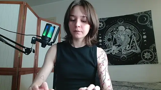 Snapshot of Mysterious_Toy chatting on 02-06-26, 04:54 Mysterious Toy online show from 02-06-26, 04:54