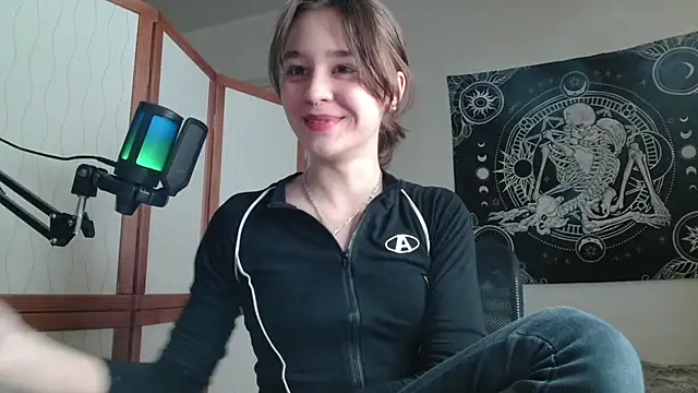 Snapshot of Mysterious_Toy chatting on 02-11-26, 05:07 Mysterious Toy online show from 02-11-26, 05:07