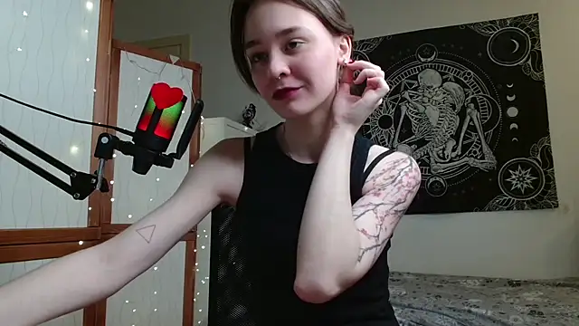 Snapshot of Mysterious_Toy chatting on 02-19-26, 05:31 Mysterious Toy online show from 02-19-26, 05:31