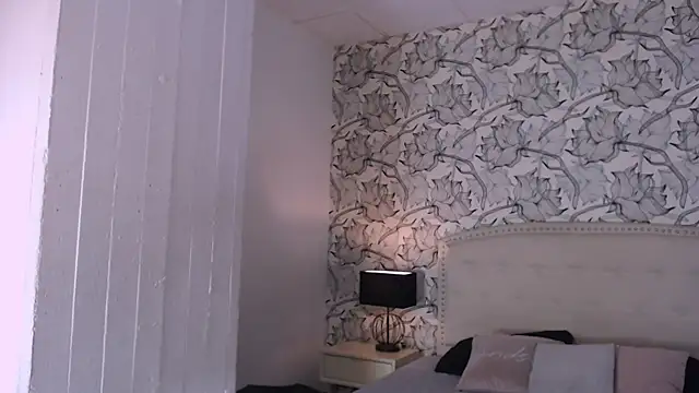 Snapshot of Venusandrea29 chatting on 06-05-26, 12:11 Venusandrea29 online show from 06-05-26, 12:11