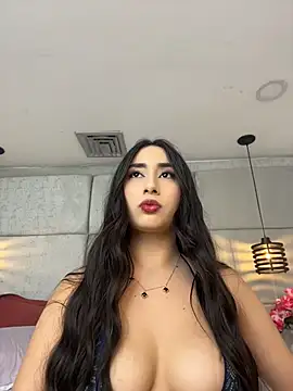 Snapshot of IvonneOwen chatting on 05-18-26, 03:24 IvonneOwen online show from 05-18-26, 03:24