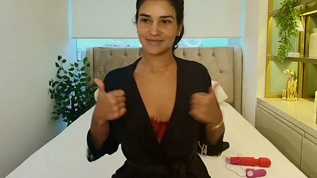 Maxine Spencer online show from 02-05-26, 07:51