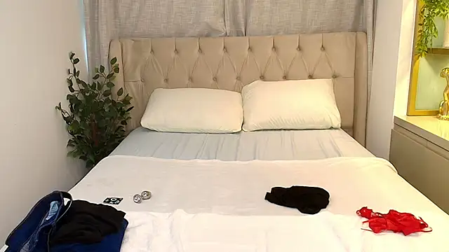 Maxine Spencer online show from 02-27-26, 08:20