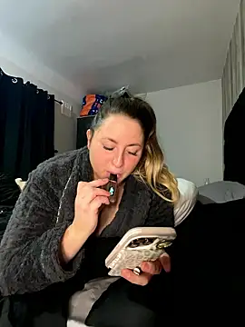 Snapshot of AvaMayXoX chatting on 01-08-26, 04:53 AvaMayXoX online show from 01-08-26, 04:53