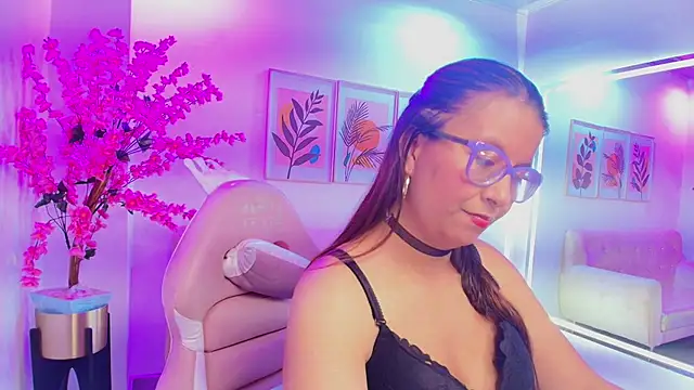 Snapshot of Amber__rouge chatting on 01-10-26, 03:52 Amber rouge online show from 01-10-26, 03:52