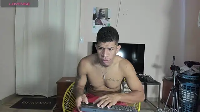 Snapshot of antonio_aguilarx chatting on 06-28-26, 02:56 antonio aguilarx online show from 06-28-26, 02:56