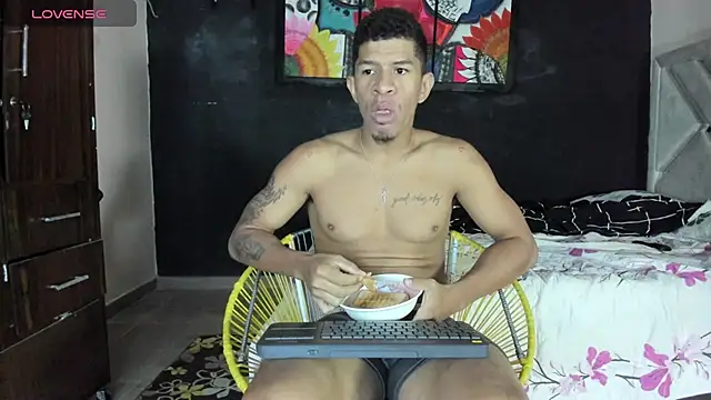Snapshot of antonio_aguilarx chatting on 07-03-26, 01:06 antonio aguilarx online show from 07-03-26, 01:06