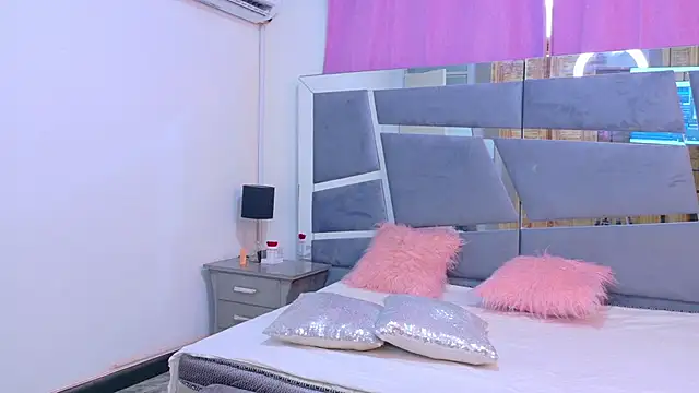 Snapshot of Scook_Gray_ chatting on 01-14-26, 08:47 Scook Gray online show from 01-14-26, 08:47