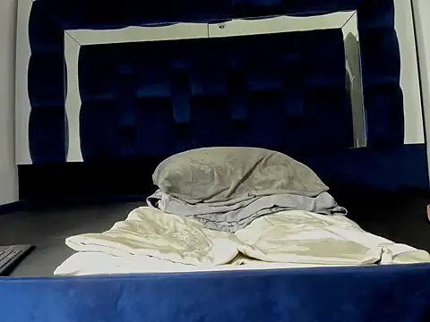 Snapshot of Scook_Gray_ chatting on 02-19-26, 06:20 Scook Gray online show from 02-19-26, 06:20