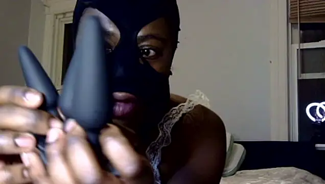 Snapshot of MaskedprincessI chatting on 01-11-26, 01:21 MaskedprincessI online show from 01-11-26, 01:21