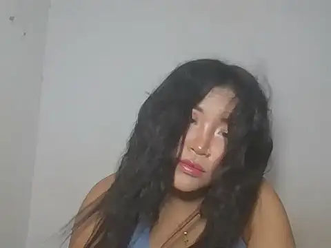 Snapshot of Zyeiii chatting on 05-17-26, 06:37 Zyeiii online show from 05-17-26, 06:37