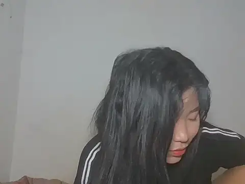 Snapshot of Zyeiii chatting on 05-23-26, 10:08 Zyeiii online show from 05-23-26, 10:08