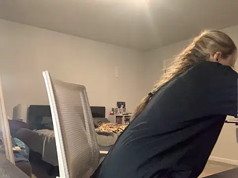 Snapshot of Peachyshortcakez chatting on 02-10-26, 08:46 Peachyshortcakez online show from 02-10-26, 08:46