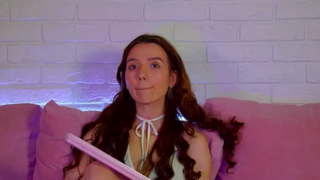 VanessaVienne online show from 04-12-26, 04:45