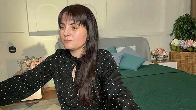 Snapshot of _SilkyShadow_ chatting on 02-11-26, 01:32 SilkyShadow online show from 02-11-26, 01:32