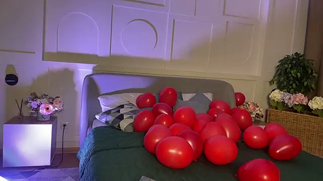 Snapshot of _SilkyShadow_ chatting on 02-15-26, 01:02 SilkyShadow online show from 02-15-26, 01:02