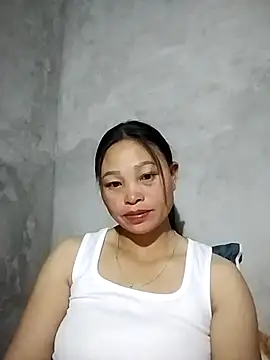 Snapshot of miray- chatting on 04-25-26, 12:41 miray- online show from 04-25-26, 12:41