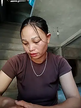 Snapshot of miray- chatting on 05-13-26, 09:50 miray- online show from 05-13-26, 09:50