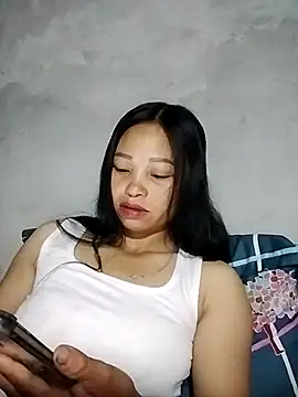 Snapshot of miray- chatting on 05-22-26, 08:25 miray- online show from 05-22-26, 08:25