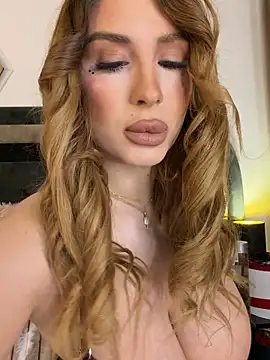 LucyBridgette online show from 03-25-26, 05:35