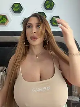 Snapshot of LucyBridgette chatting on 06-01-26, 10:28 LucyBridgette online show from 06-01-26, 10:28