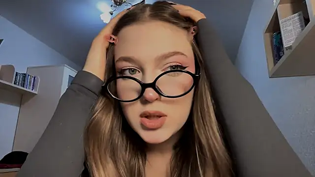 JammieMickiewicz online show from 04-01-26, 04:37