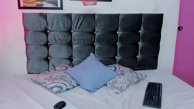 Scarlett 3X online show from 01-10-26, 07:37