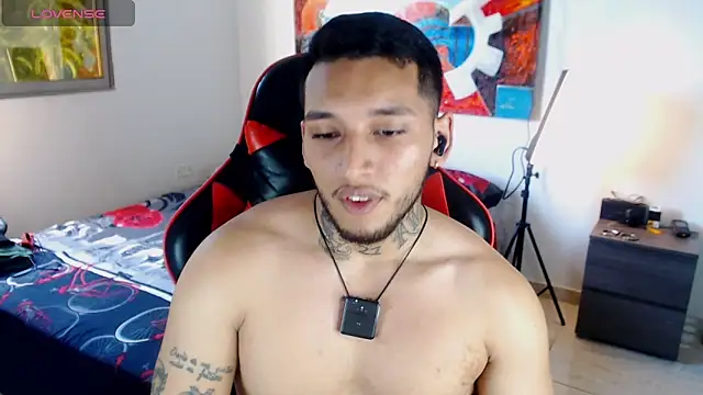 Snapshot of EvanVelvet chatting on 02-25-26, 09:35 EvanVelvet online show from 02-25-26, 09:35