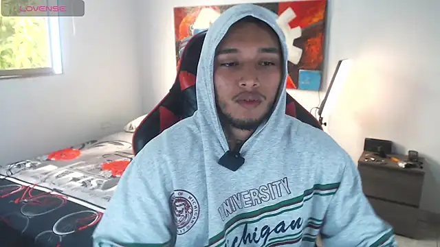 Snapshot of EvanVelvet chatting on 02-26-26, 01:43 EvanVelvet online show from 02-26-26, 01:43