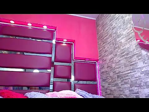 Snapshot of maddi_sweetie chatting on 01-09-26, 02:20 maddi sweetie online show from 01-09-26, 02:20