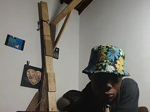 Snapshot of FallenEmigree chatting on 01-11-26, 04:06 FallenEmigree online show from 01-11-26, 04:06