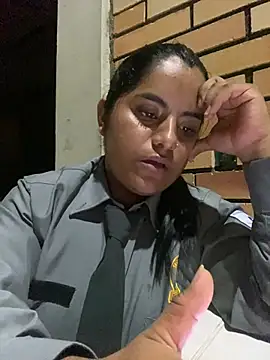 Snapshot of Isabel_3 chatting on 02-02-26, 01:04 Isabel 3 online show from 02-02-26, 01:04