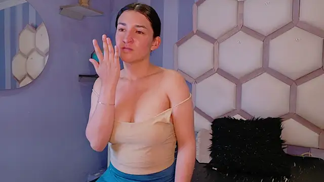 yvi taylor online show from 04-10-26, 11:48