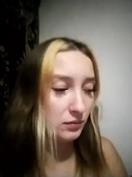 Snapshot of Olivia_Kis chatting on 01-09-26, 04:21 Olivia Kis online show from 01-09-26, 04:21